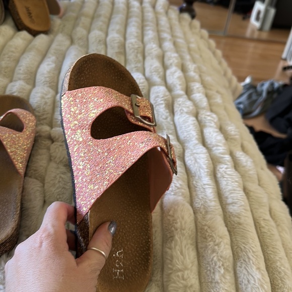 Shoes - Size 7 coral glitter sandals